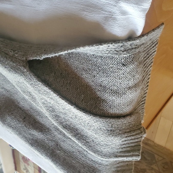 Cynthia Rowley Cardigan Sweater,‎ warm and cozy mid length cardigan Sz. M - Picture 11 of 11